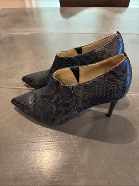 Boden Heswall Navy Snake-Embossed Pointed-Toe Heeled shoe boots